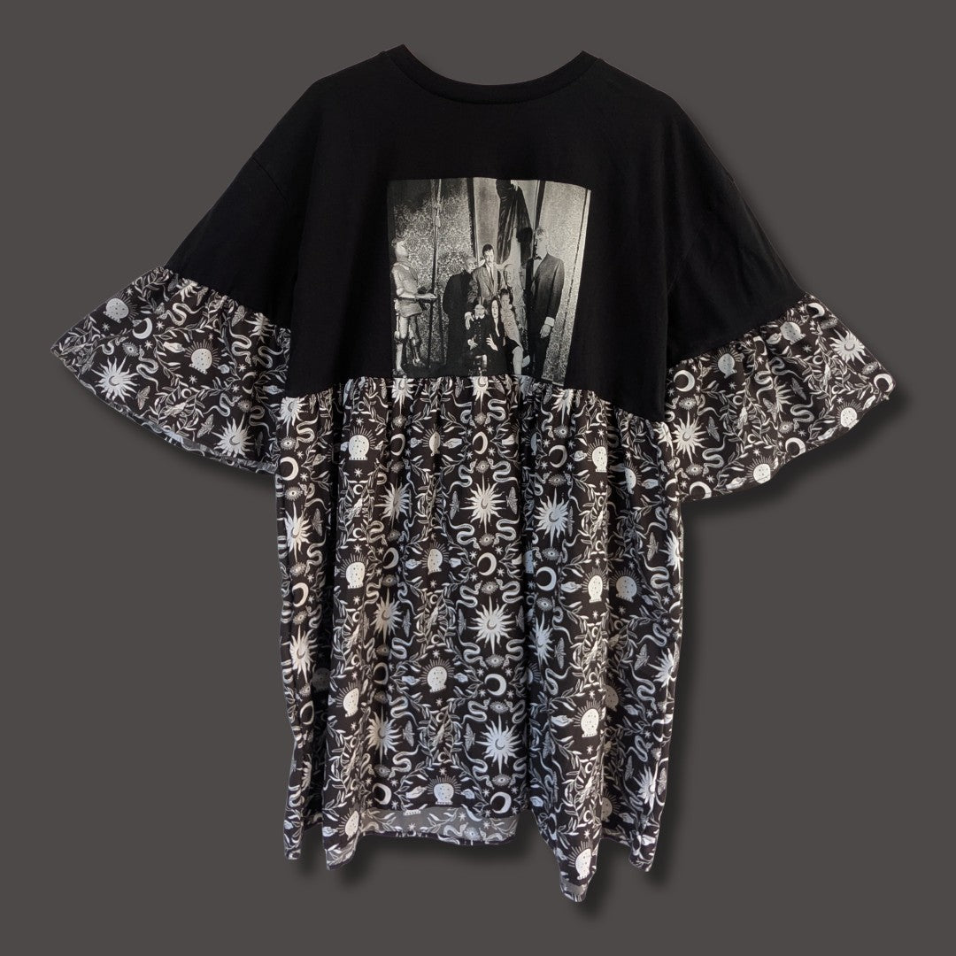 The Addams Family - Black & White Mystical Print Smock Dress (XL)