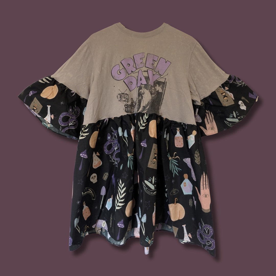 Green Day - Purple Witchy Print Smock Dress (2XL)