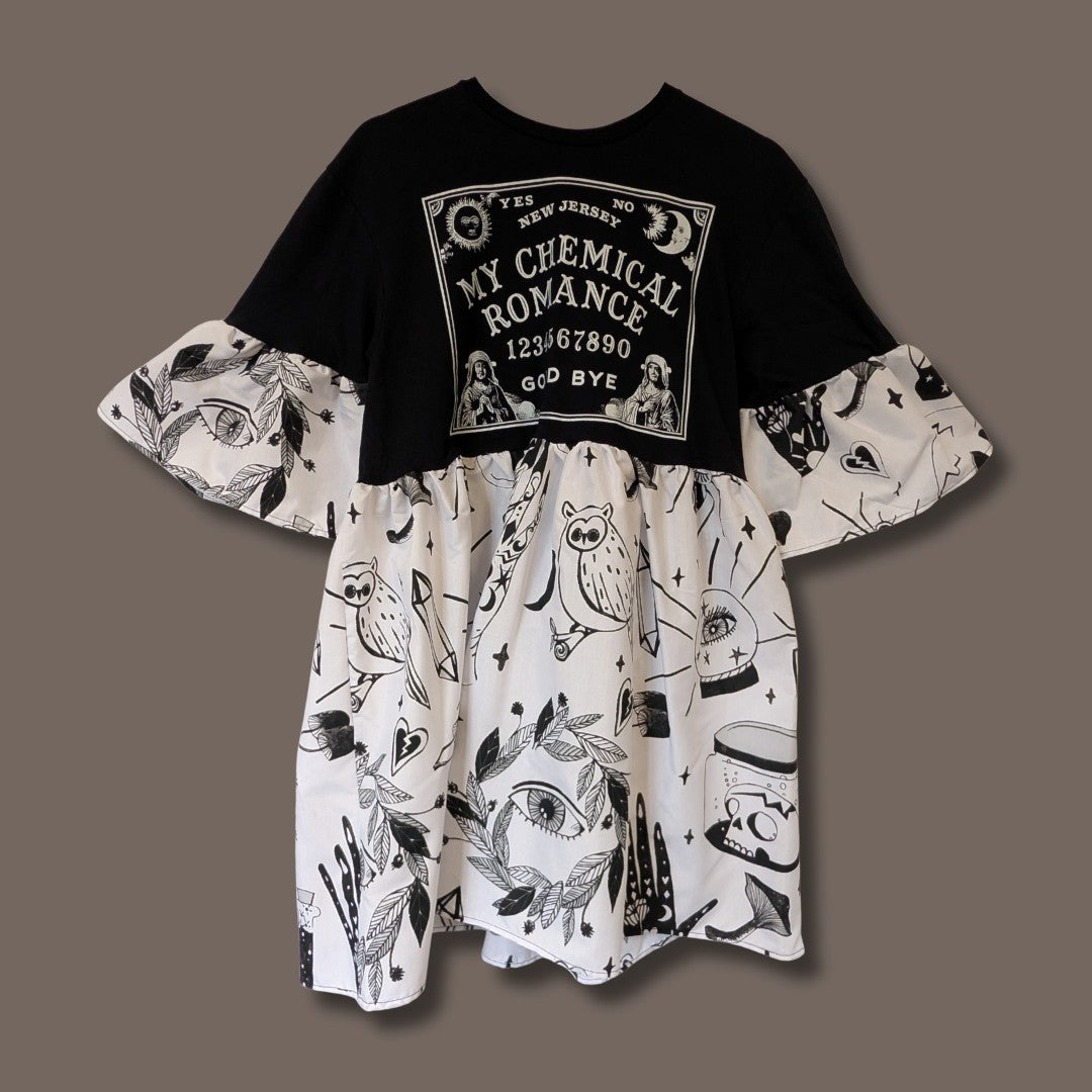 My Chemical Romance - White & Black Witchy Illustration Print Smock Dress (L)
