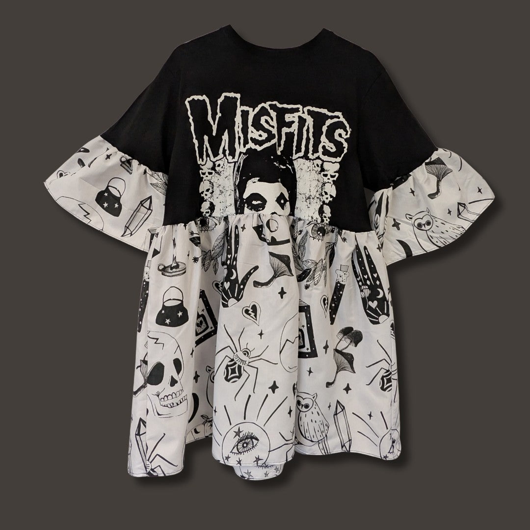 Misfits - Witchy Illustration Print Smock Dress (XL)