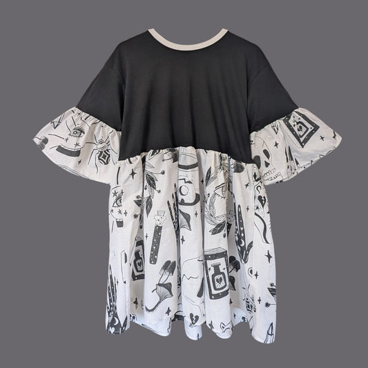 Black & White - Witchy Illustration Print Smock Dress (M/L)