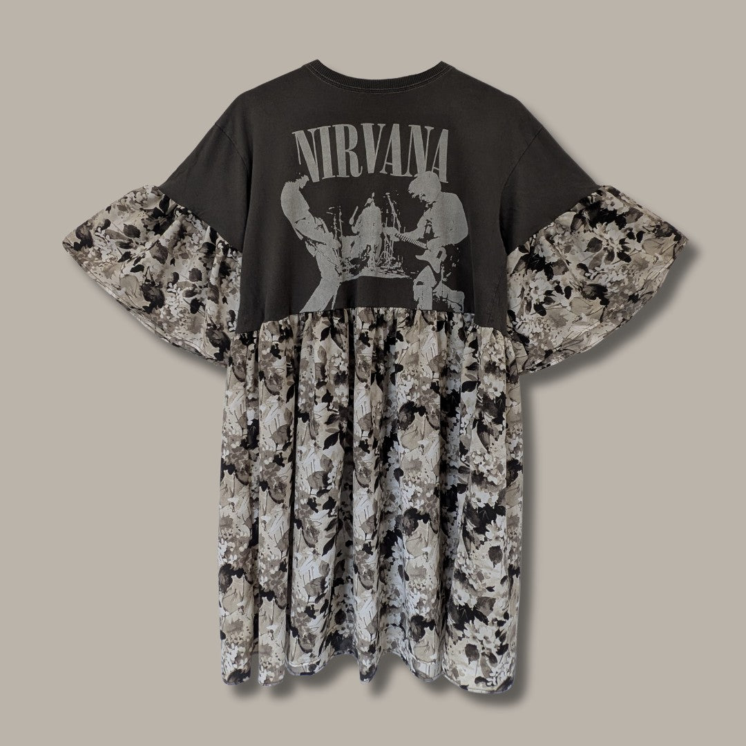 Nirvana - Grey Floral Smock Dress (M/L)