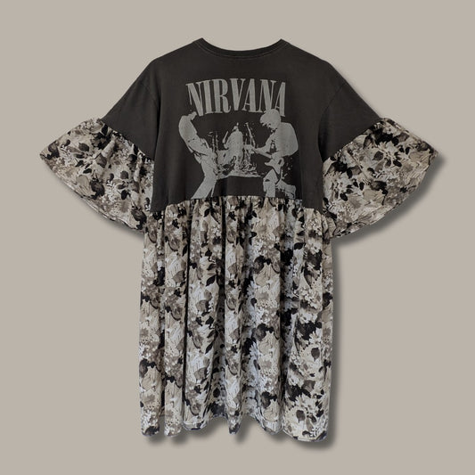 Nirvana - Grey Floral Smock Dress (M/L)